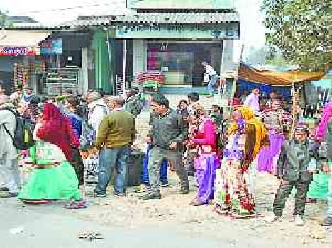 Delays buses,  passenger upset